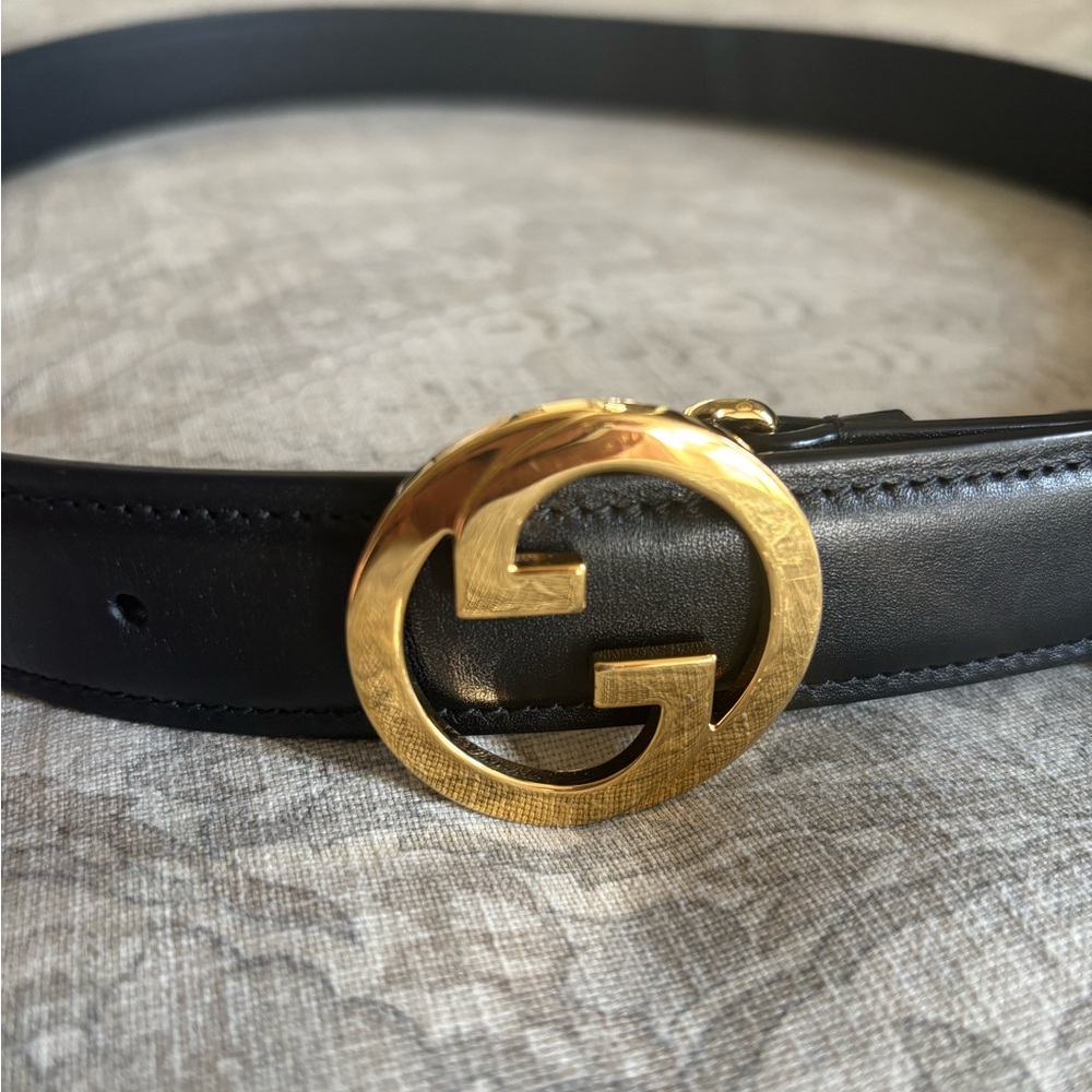 Excellent condition Gucci Black Blondie Belt with Gold Emblem